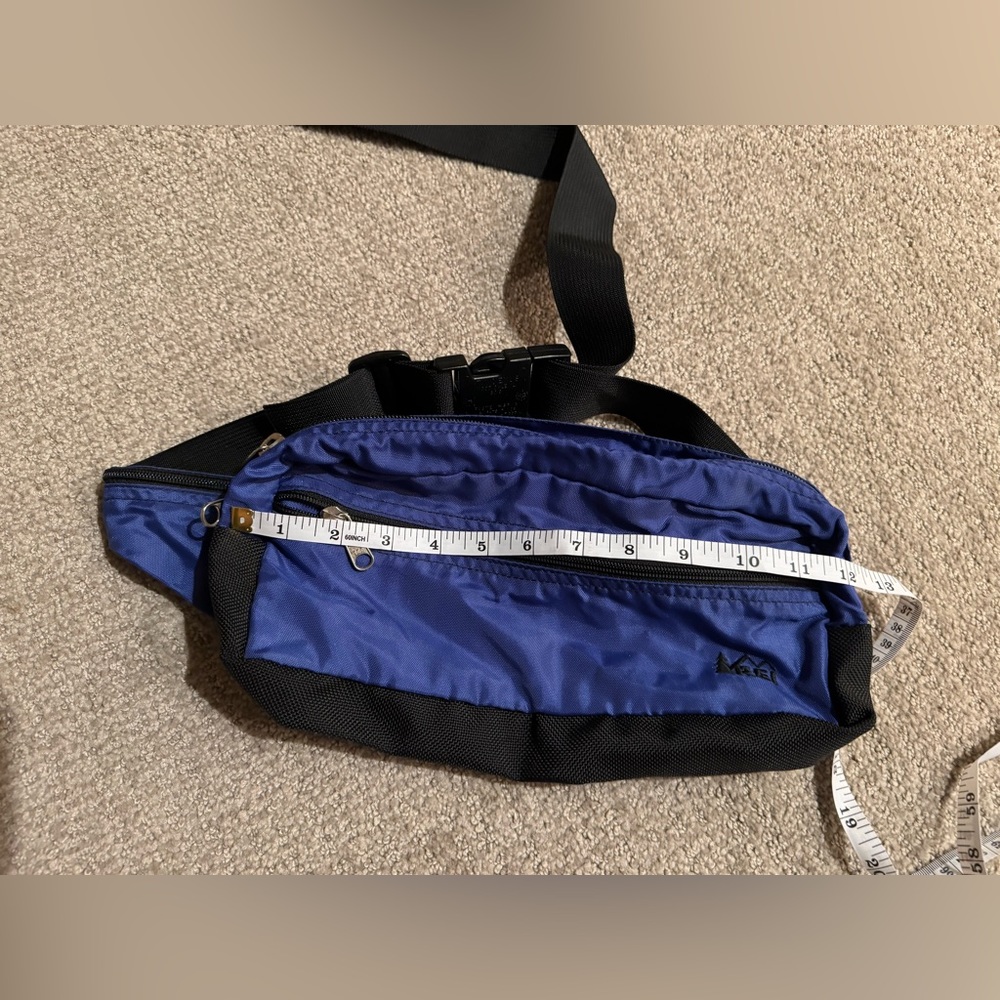 Blue Vintage REI Crossbody Bag/Fanny Pack - Picture 8 of 8